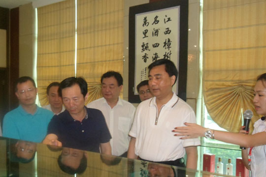 江西省發(fā)改委黨組書記、主任李安澤一行蒞臨四特酒公司調(diào)研